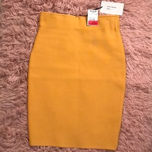 NEVER WORN Gold Bandage Skirt